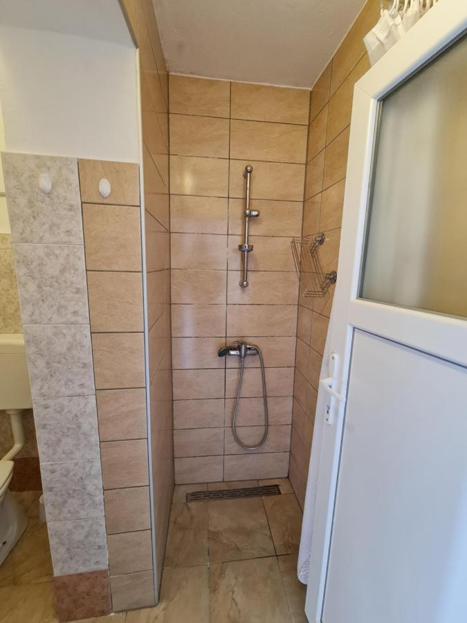 شقة Apartma Pina إيزولا المظهر الخارجي الصورة
