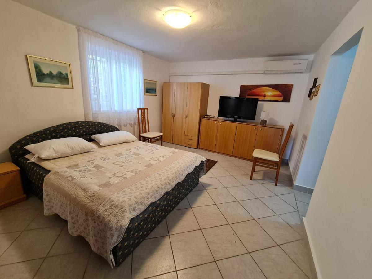 شقة Apartma Pina إيزولا المظهر الخارجي الصورة